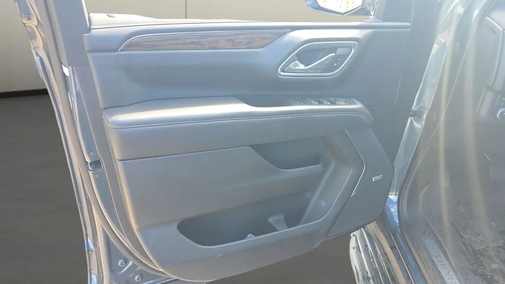Used 2021 Gray Chevrolet Premier image 15