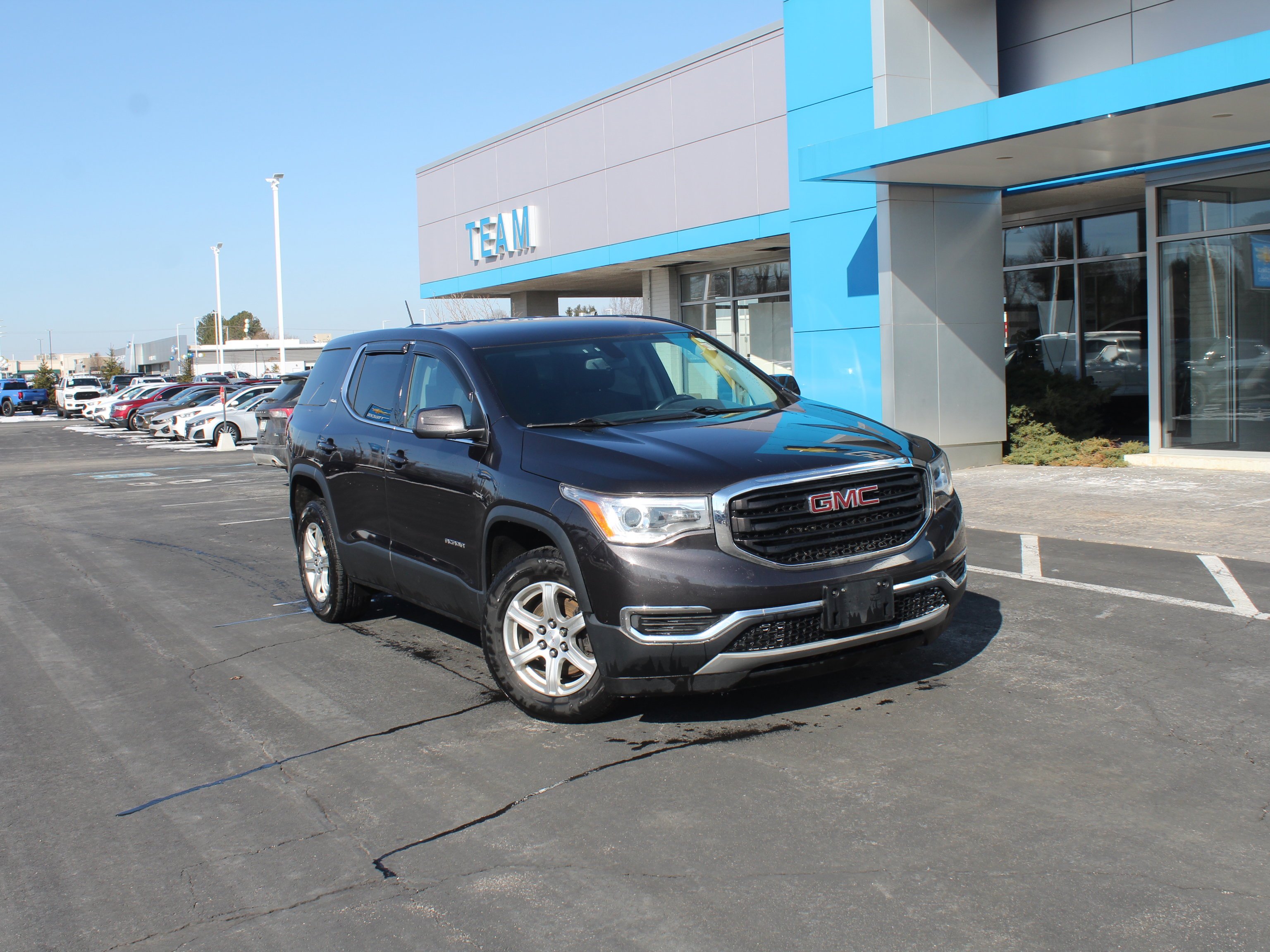 Used 2019 GMC Acadia SLE-1 with VIN 1GKKNRLS3KZ135083 for sale in Valparaiso, IN