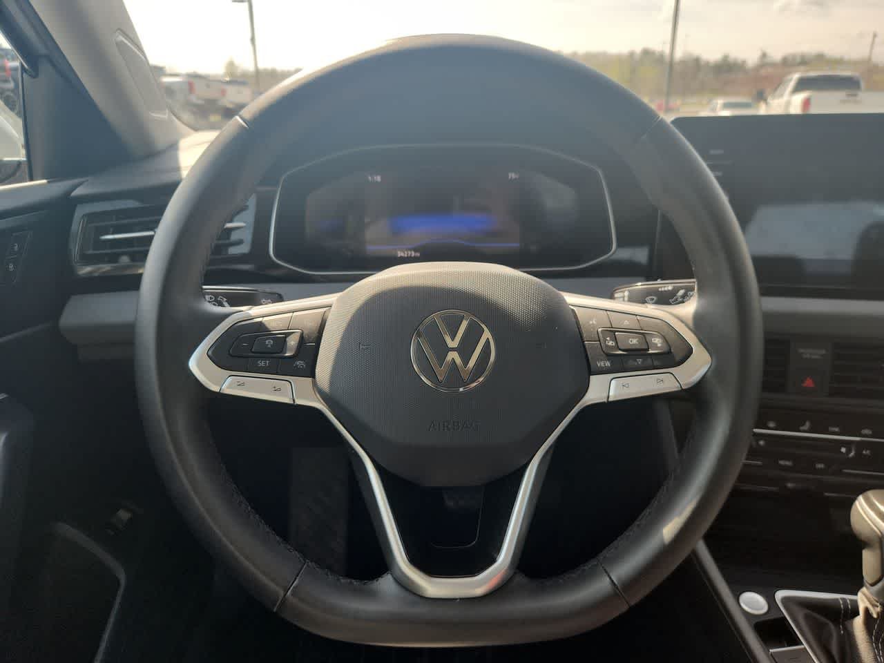 2025 Volkswagen Jetta SE - Photo 18