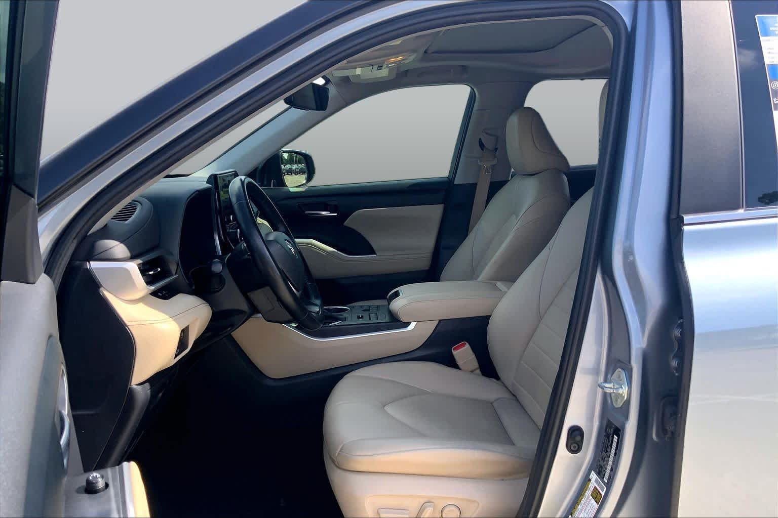Pre-Owned 2023 Toyota Highlander XLE