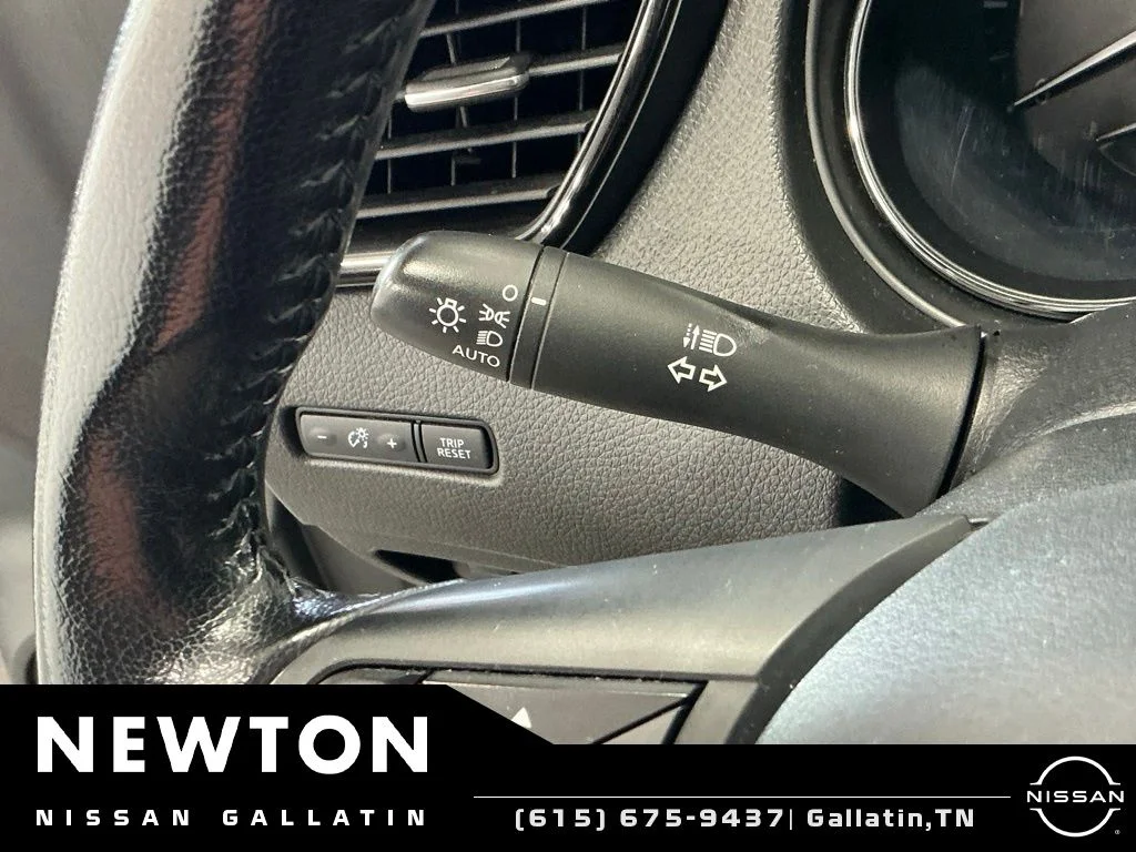 Used 2020 Brilliant Silver Metallic Nissan SV image 32
