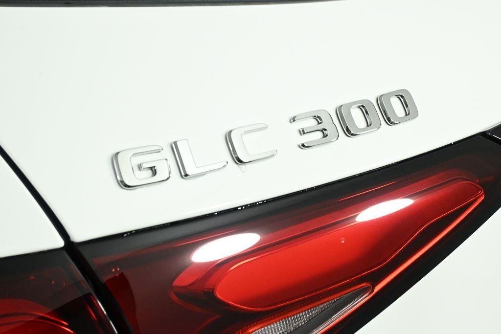 New 2026 Polar White Mercedes-Benz GLC 300 image 28