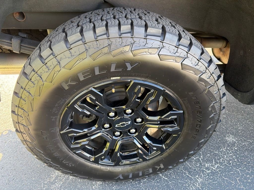 Used 2023 Black Chevrolet ZR2 image 15