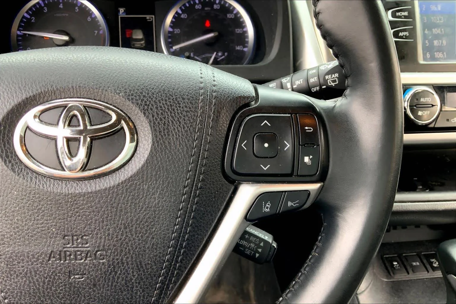 Used 2019 Blizzard Pearl Toyota SE image 25