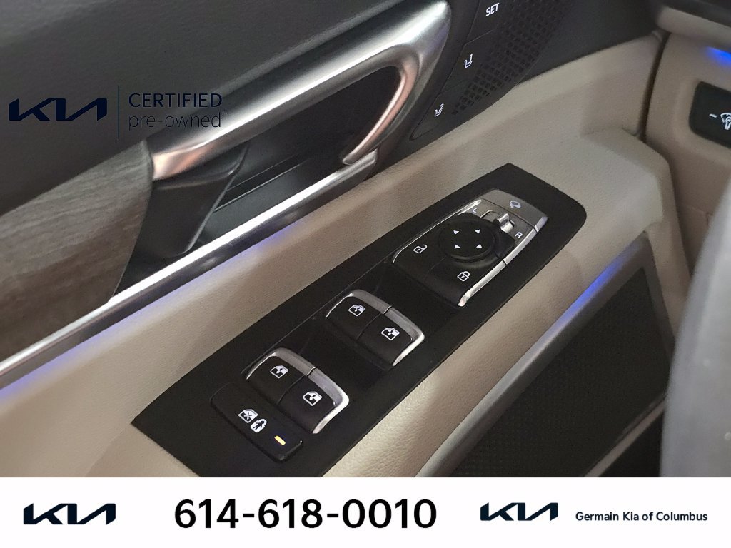 Used 2022 White Kia SX image 26
