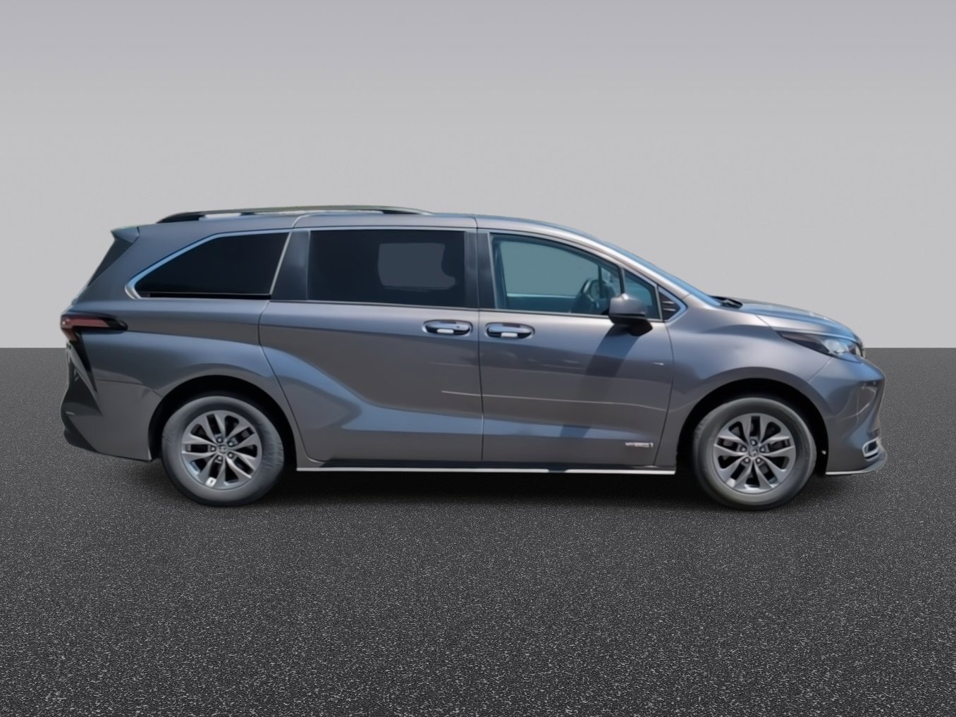 Used 2021 Predawn Gray Mica Toyota XLE image 9