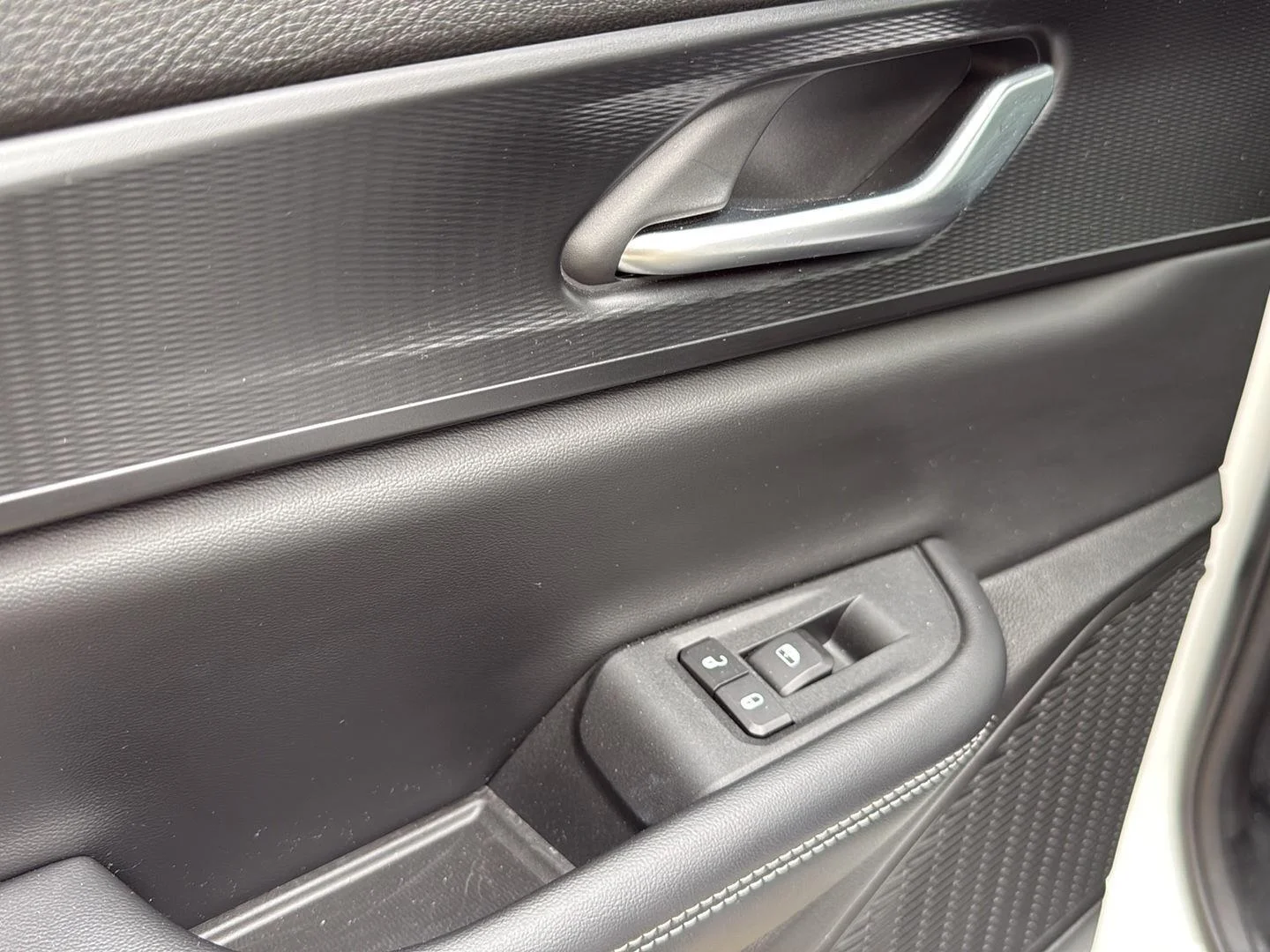 Used 2023 Bright White Clearcoat Jeep Altitude image 19