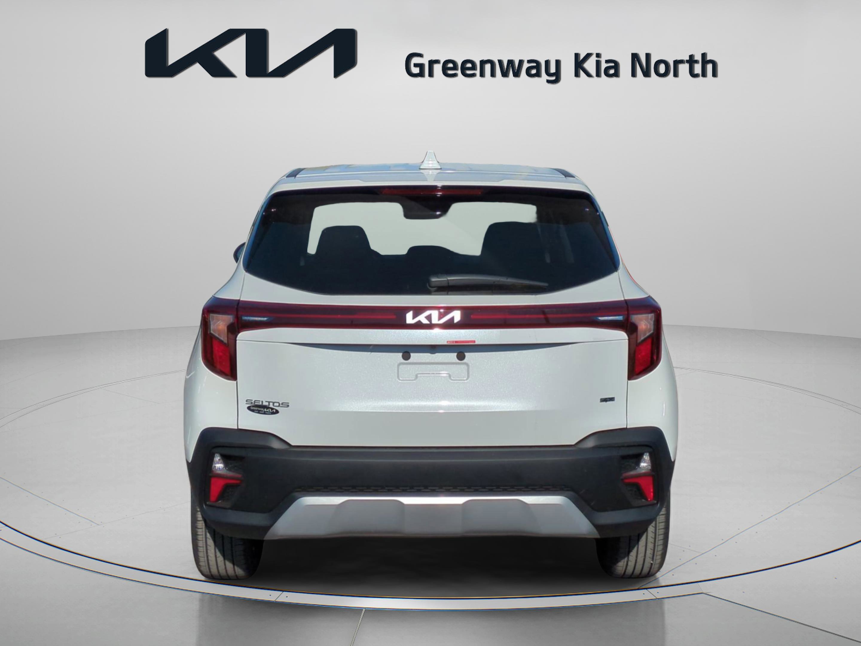 New 2026 Snow White Pearl Kia LX image 7