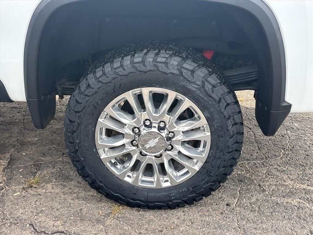 Used 2020 White Chevrolet High Country image 6