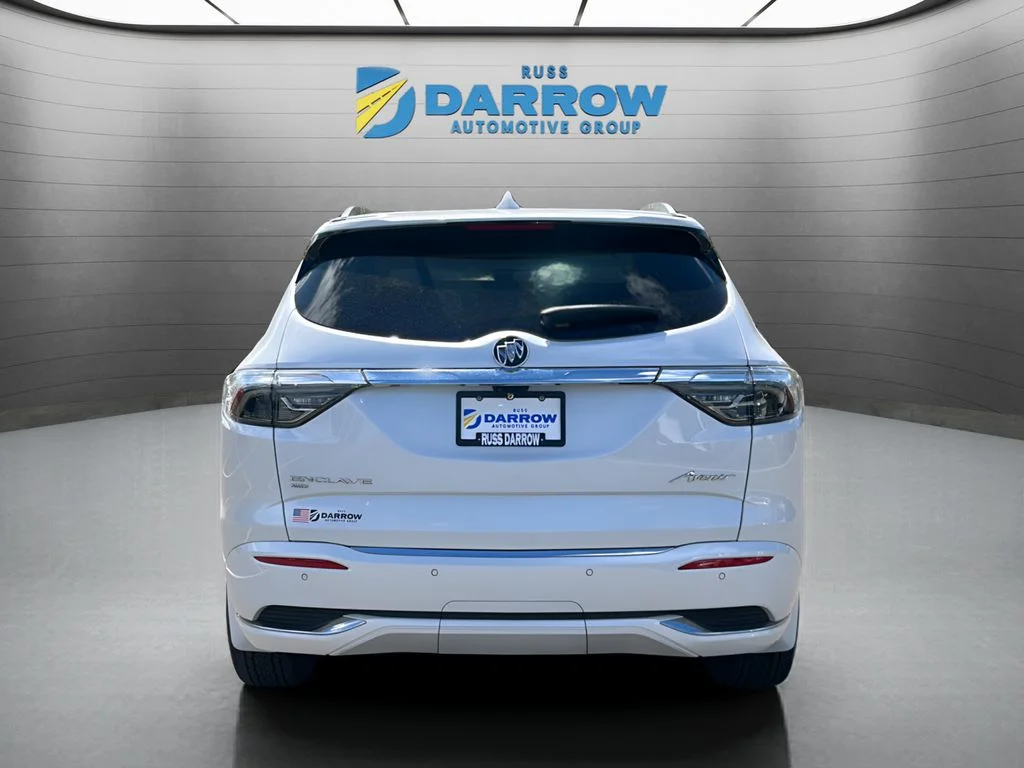 Used 2022 White Buick Avenir image 4