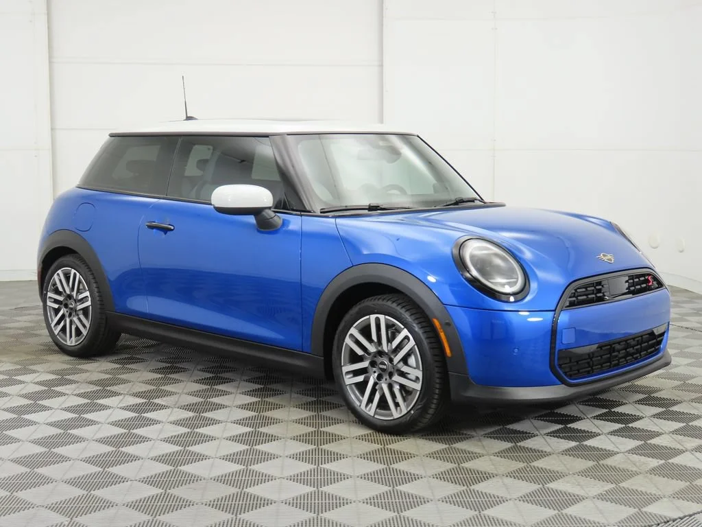Certified Used 2026 Icy Sunshine Blue Metallic MINI Signature Plus image 4