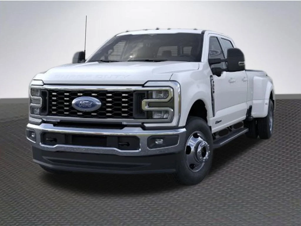 New 2026 Star White Metallic Tri-Coat Ford F-350® Lariat® image 2
