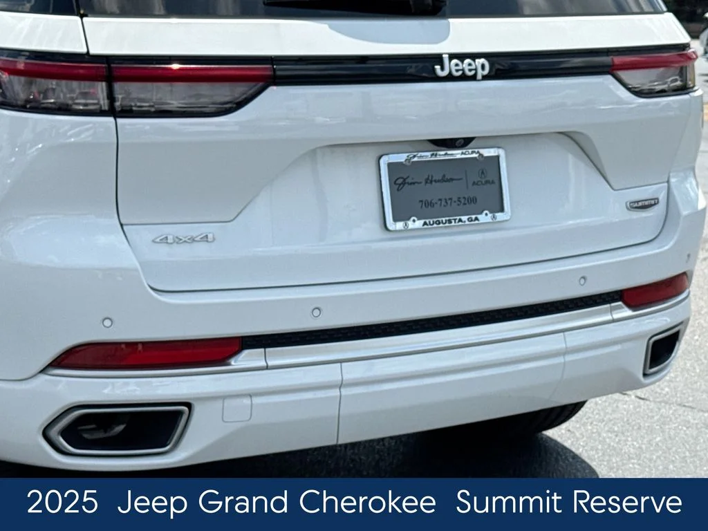 Used 2025 White Jeep Summit Reserve image 9