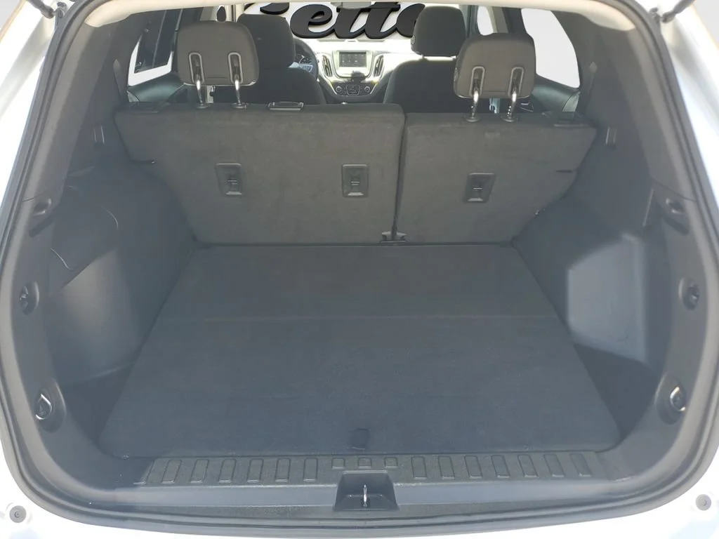 Used 2020 SILVER ICE METALLIC Chevrolet LT image 9