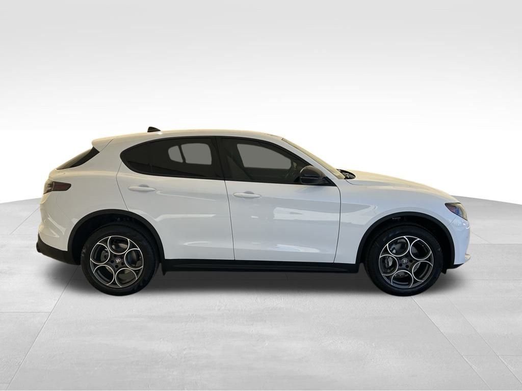2025 Alfa Romeo Stelvio Base - Photo 6