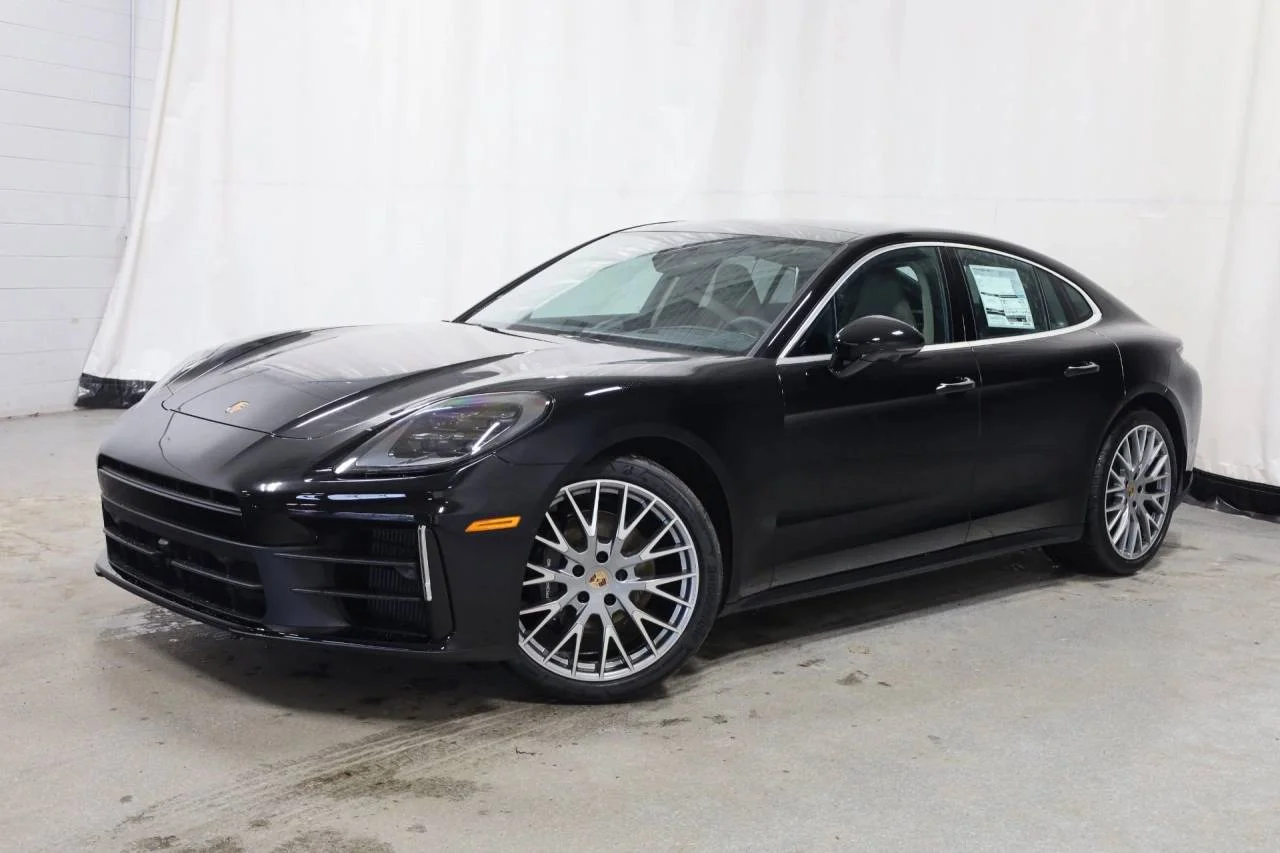 2026 Porsche Panamera 4's photo