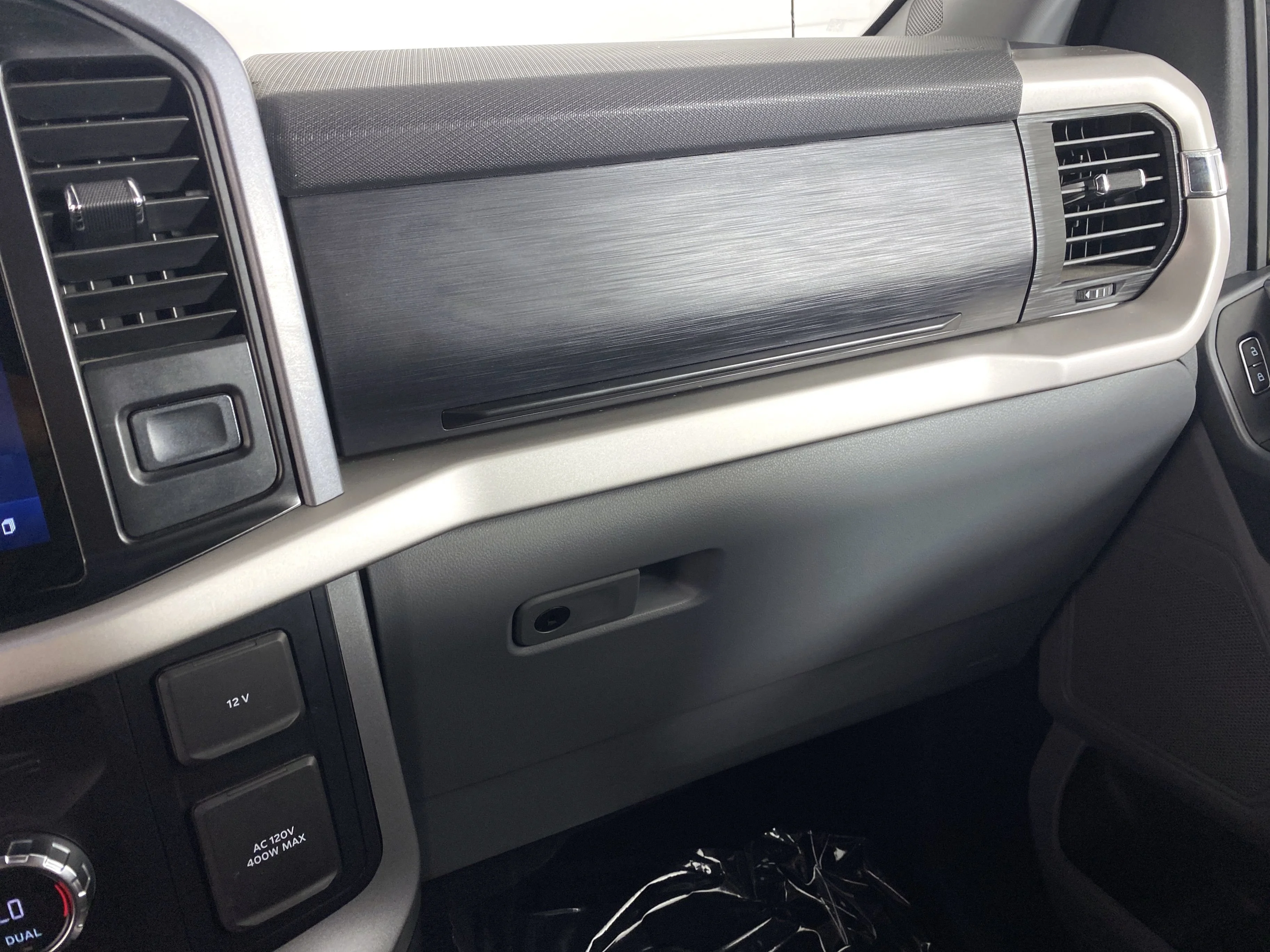 Used 2021 Space White Metallic Ford  image 31