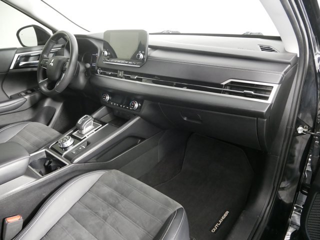 Used 2024 Black Diamond Mitsubishi SE image 18