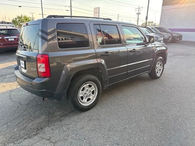 Used 2015 Gray Jeep Sport image 4