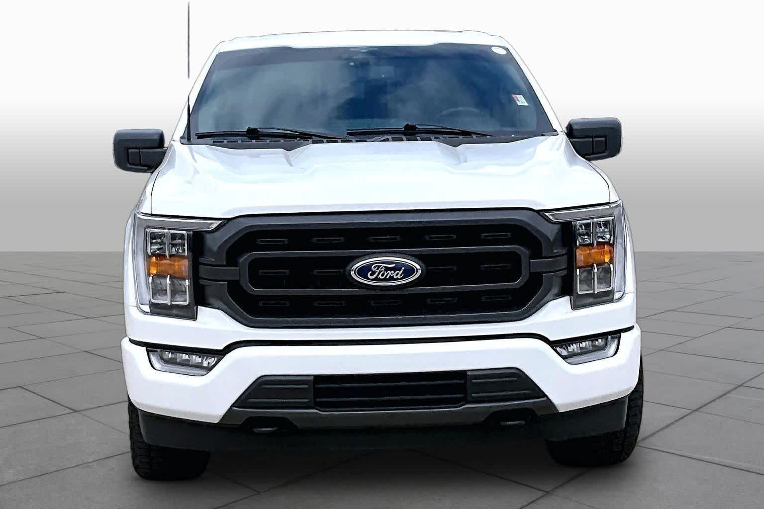 Used 2023 Oxford White Ford XLT image 3