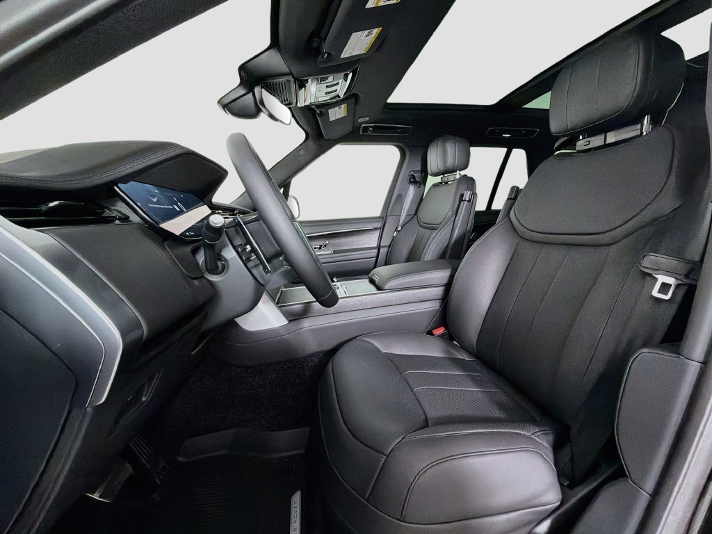 New 2027 Santorini Black Land Rover SE image 22