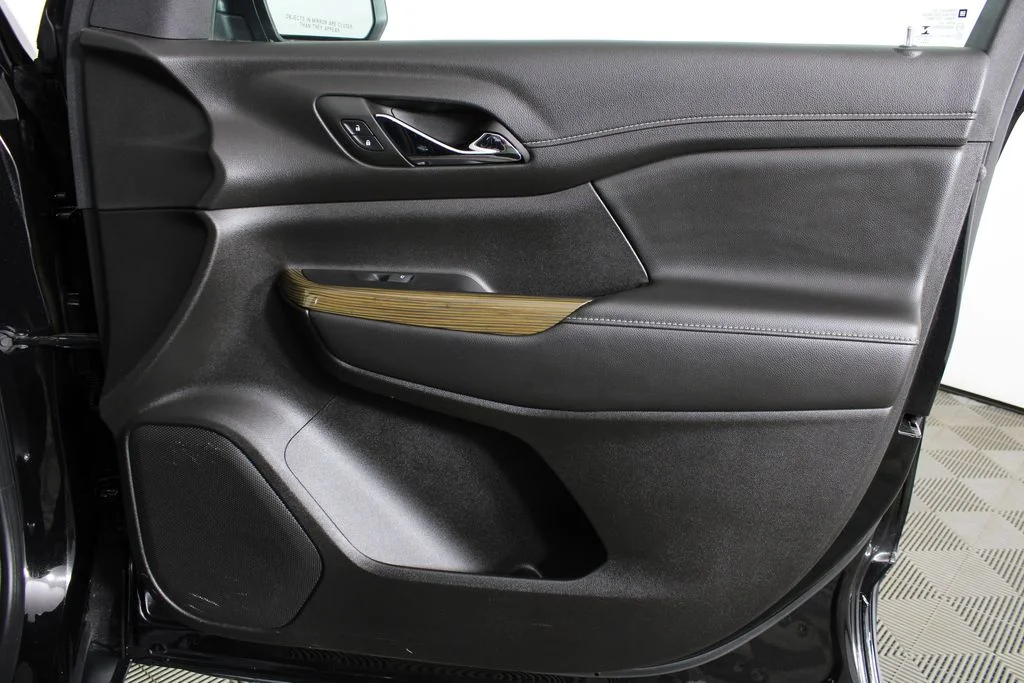 Used 2023 Black GMC SLE image 10