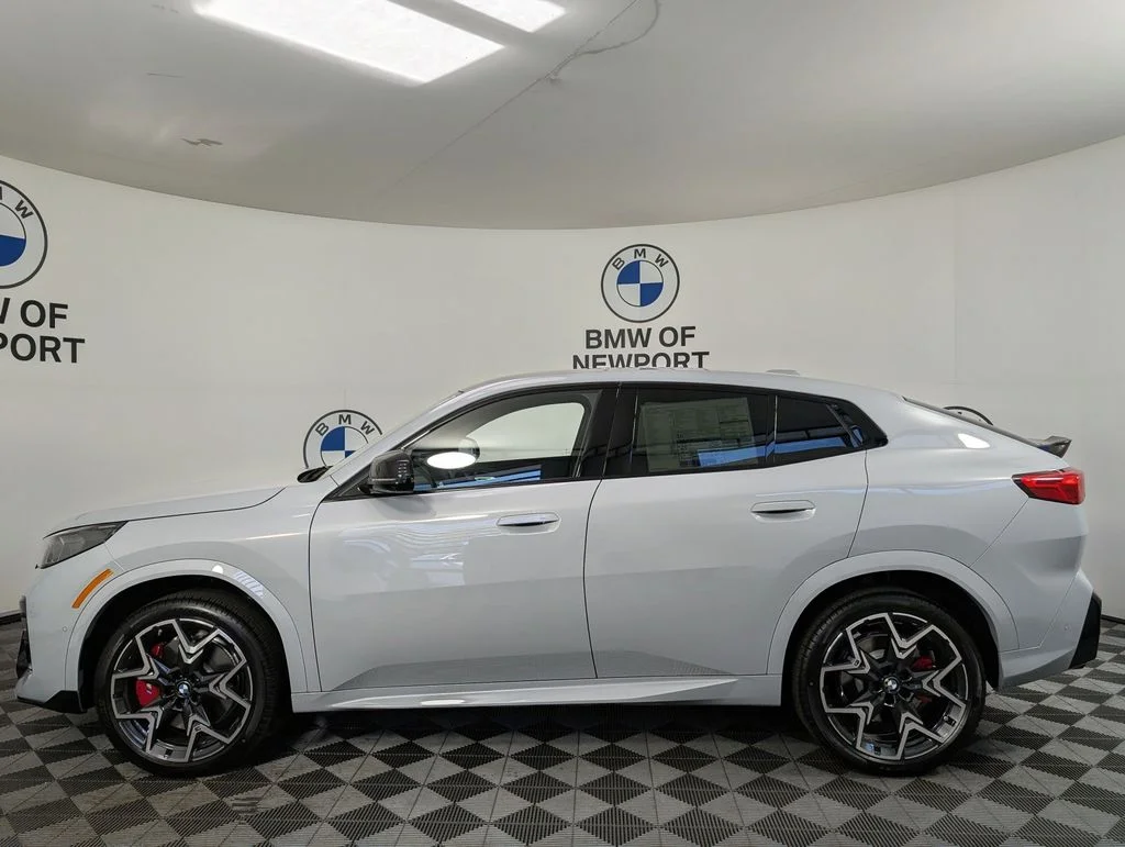 New 2026 Brooklyn Grey Metallic BMW M35i image 9