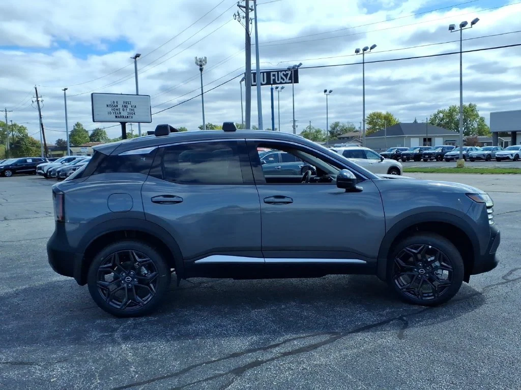 New 2027 Gun Metallic Nissan SR image 2