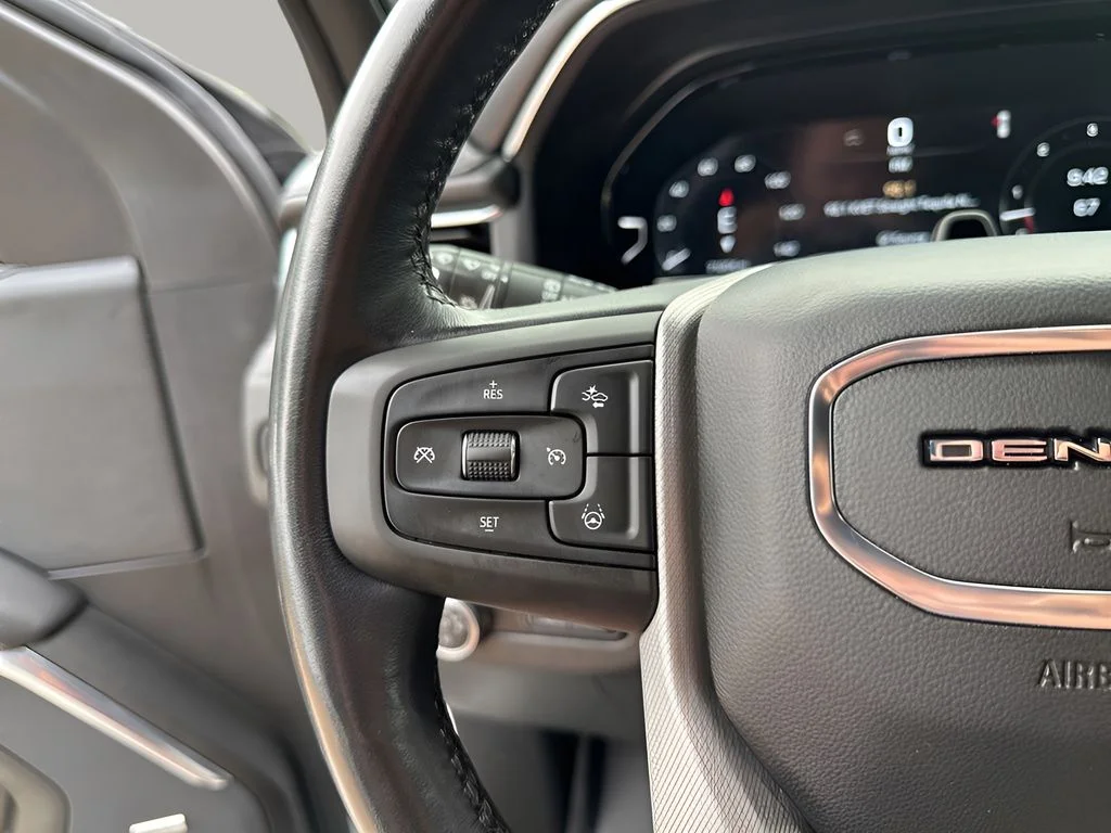 Used 2023 White GMC Denali image 30