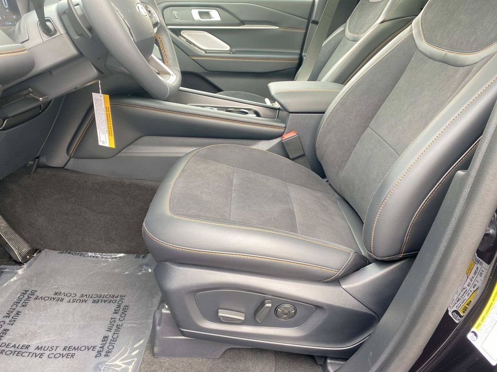 New 2026 Agate Black Metallic Ford Tremor® image 13