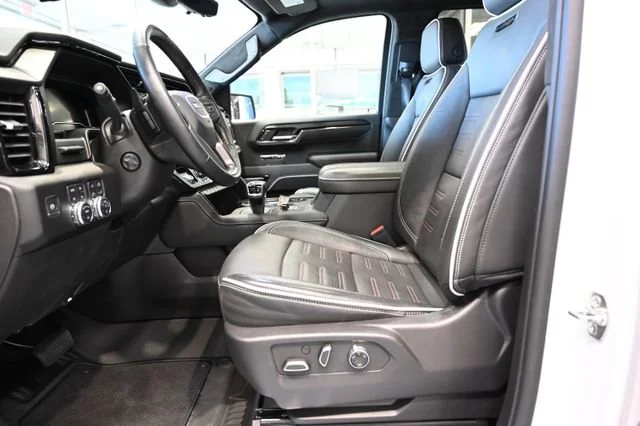 2025 GMC Sierra 1500 AT4X - Photo 14