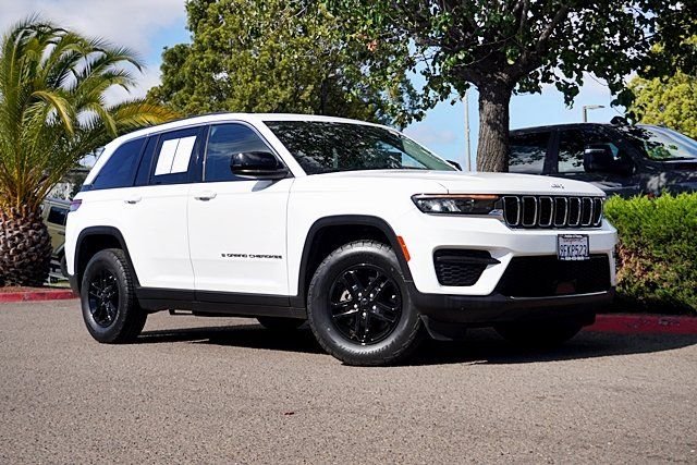 2023 Jeep Grand Cherokee Laredo