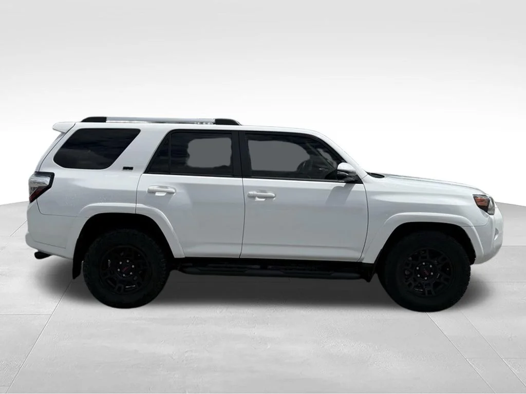 Used 2023 White Toyota SR5 Premium image 27