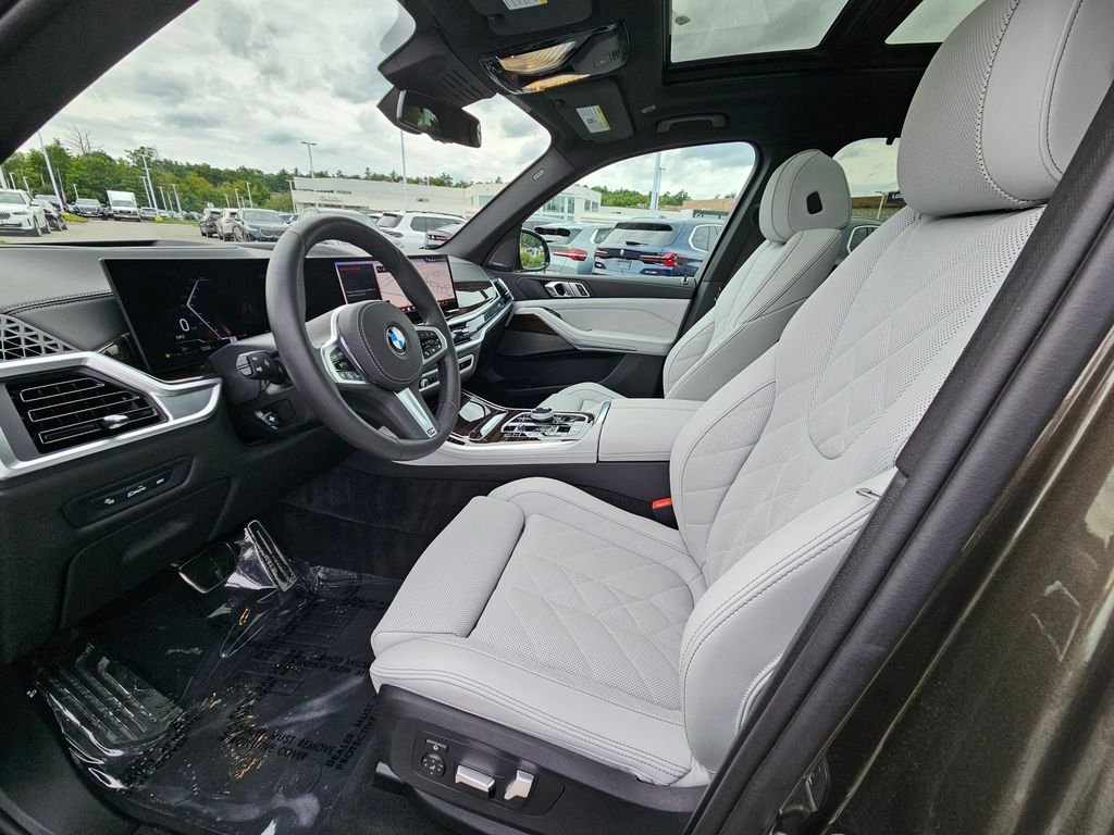 Used 2026 Manhattan Green Metallic BMW xDrive40i image 15
