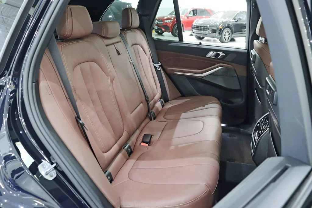 Used 2021 Black BMW M50i image 31