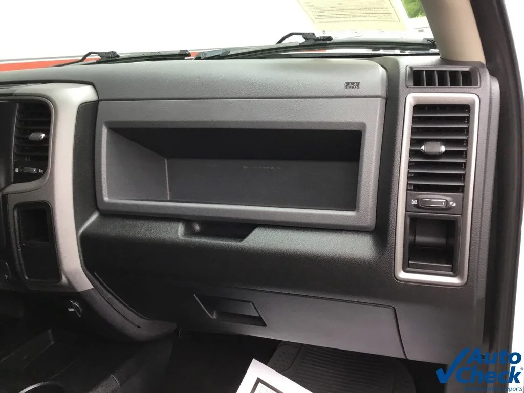 Used 2015 White Ram Tradesman image 43