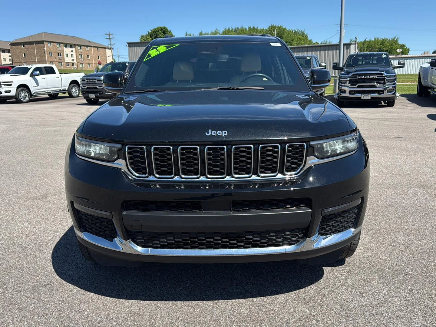 Used 2023 Diamond Black Crystal Pearlcoat Jeep Limited image 14