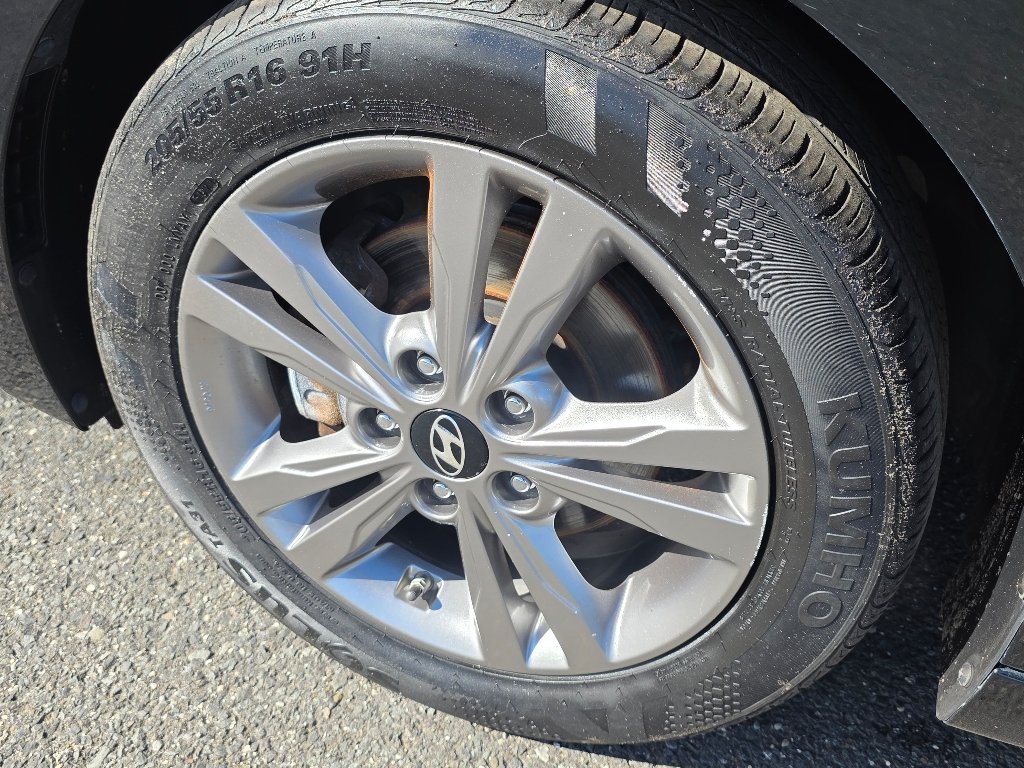 Certified Used 2018 Black Noir Pearl Hyundai Value Edition image 35