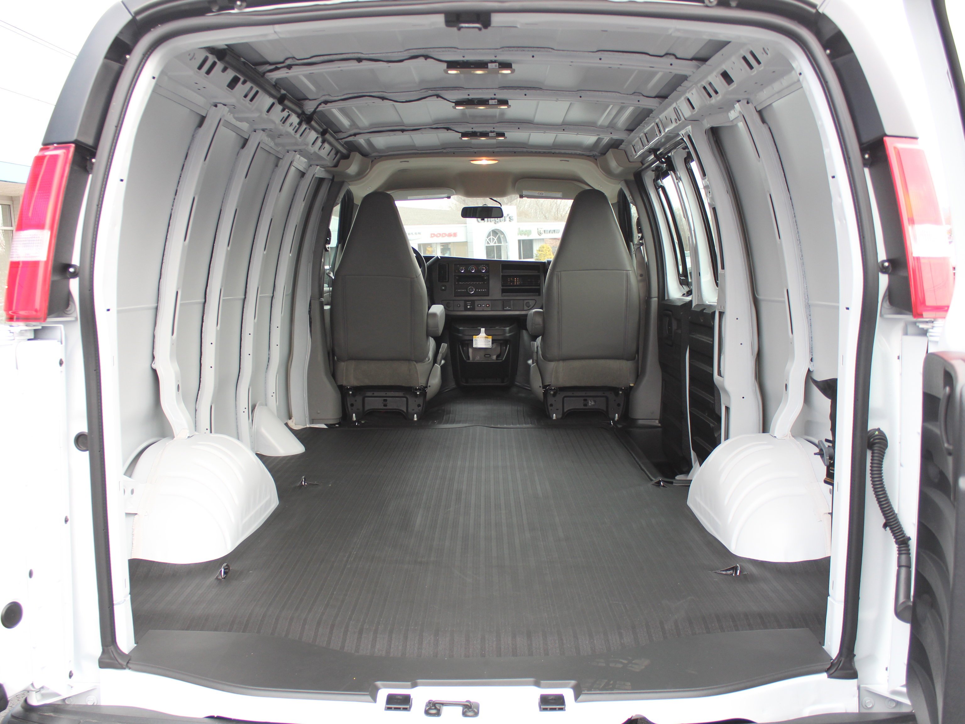 2025 Chevrolet Express Cargo Work Van - Photo 17