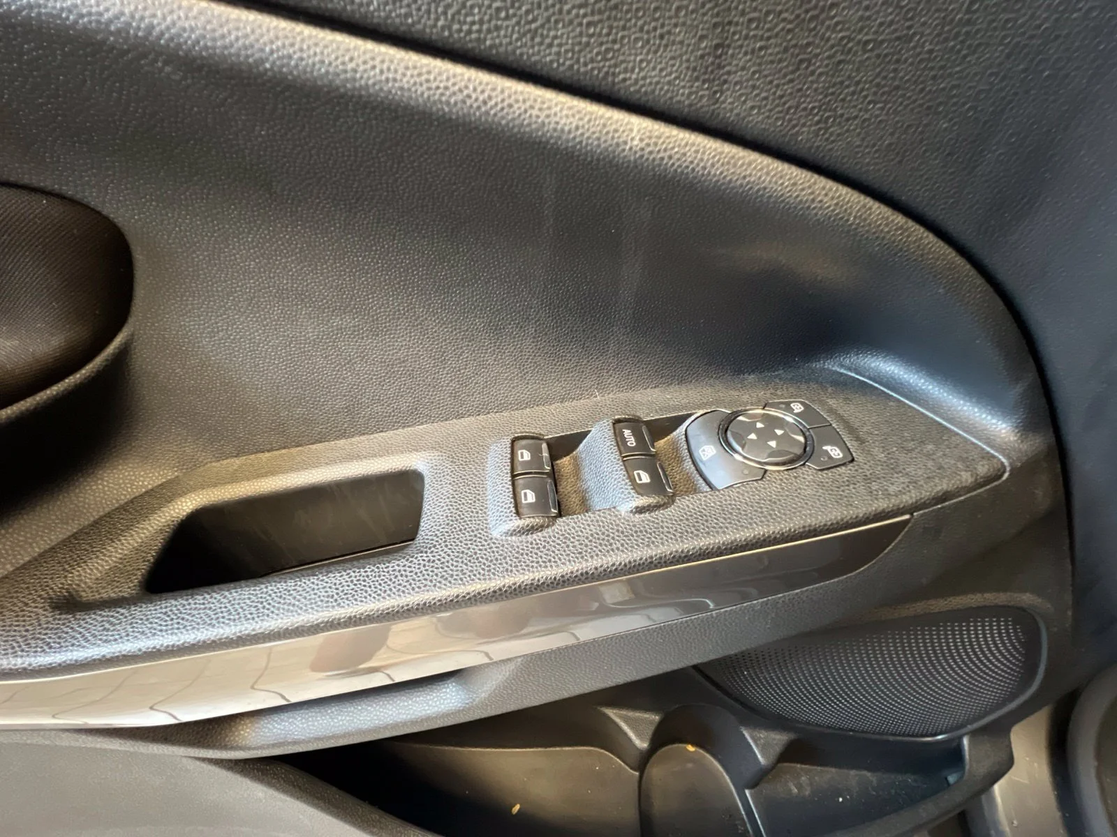 Certified Used 2019 Smoke Metallic Ford SE image 21