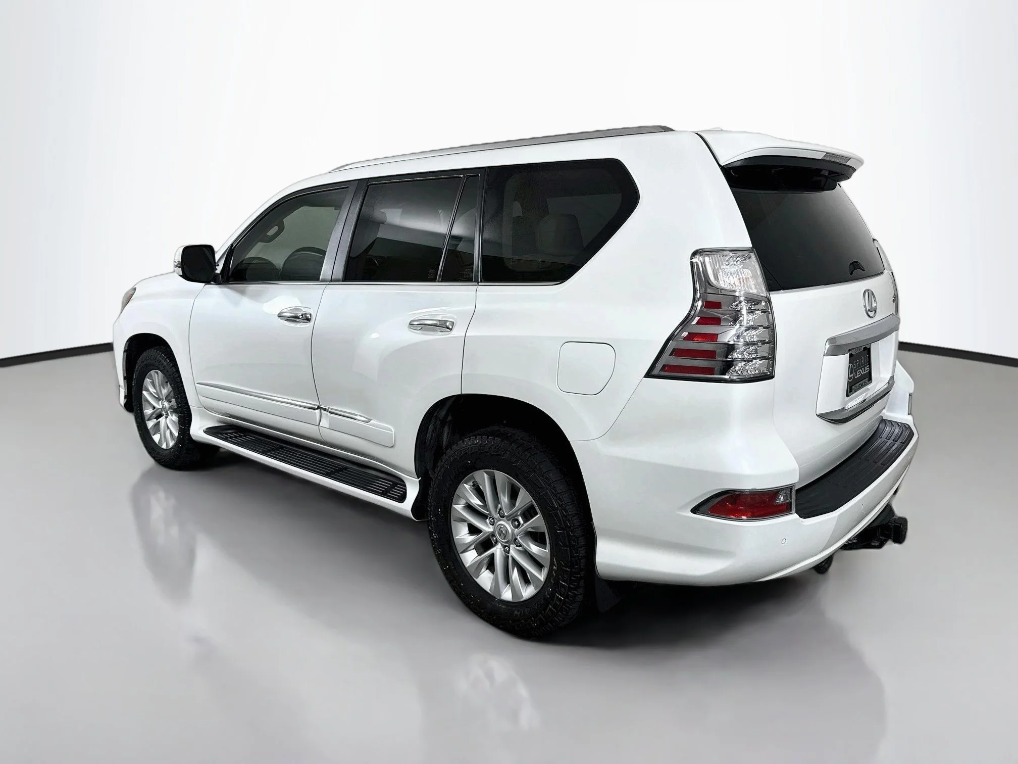 Used 2019 Starfire Pearl Lexus 460 image 5
