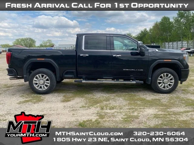 2020 GMC Sierra Denali 4WD Crew Cab Standard Box's photo