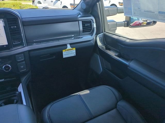 2025 Ford F-350 Super Duty Platinum - Photo 15