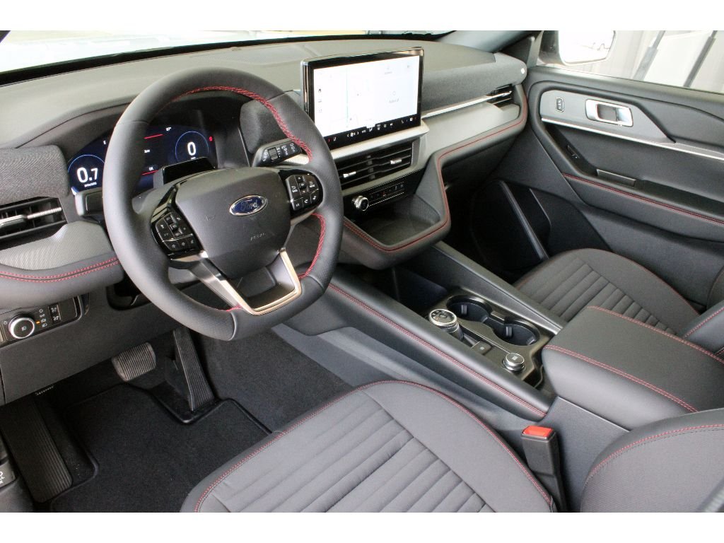 New 2026 Space White Metallic Ford ST-Line image 5