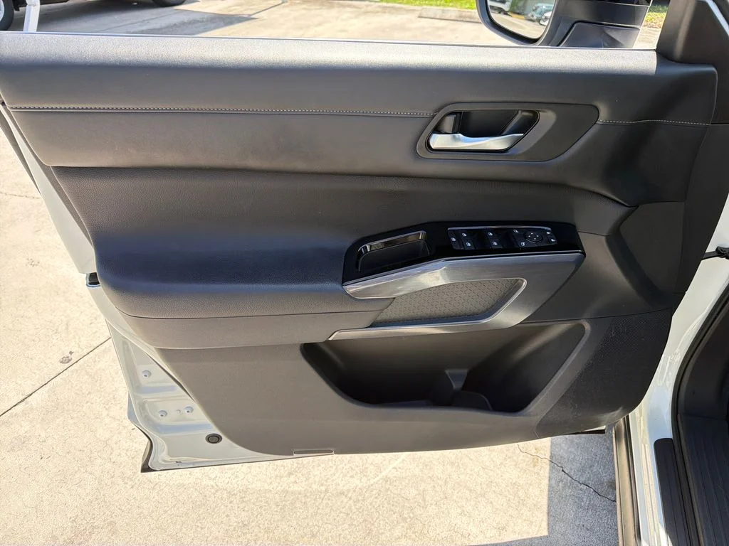 Certified Used 2023 White Nissan SL image 24