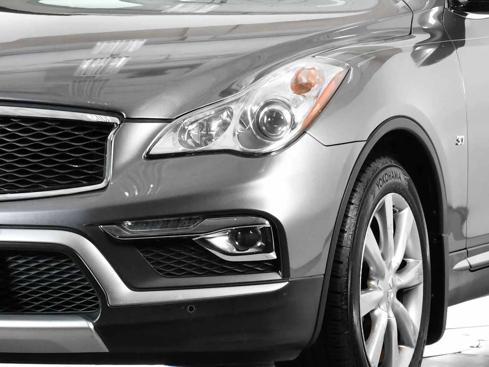 Used 2017 Graphite Shadow INFINITI  image 10