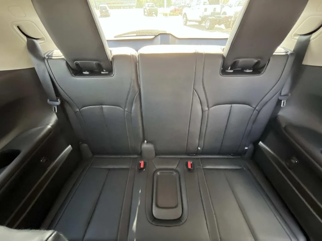 Used 2023 Grand Blue INFINITI LUXE image 14