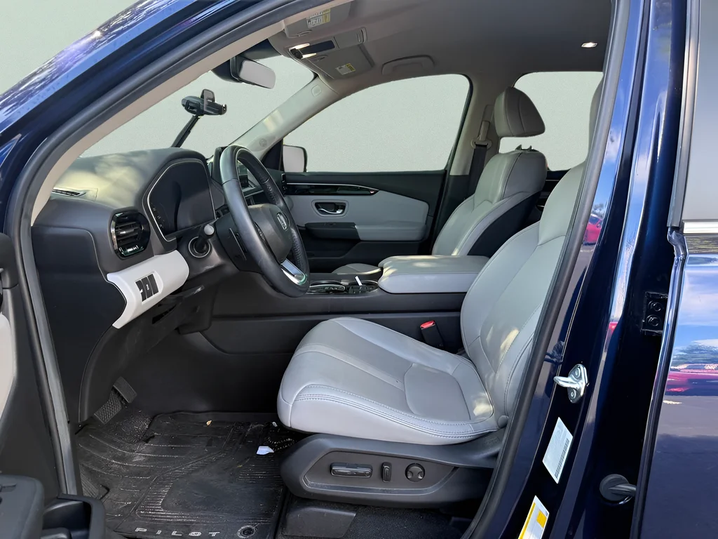 Used 2025 Obsidian Blue Pearl Honda EX-L image 9