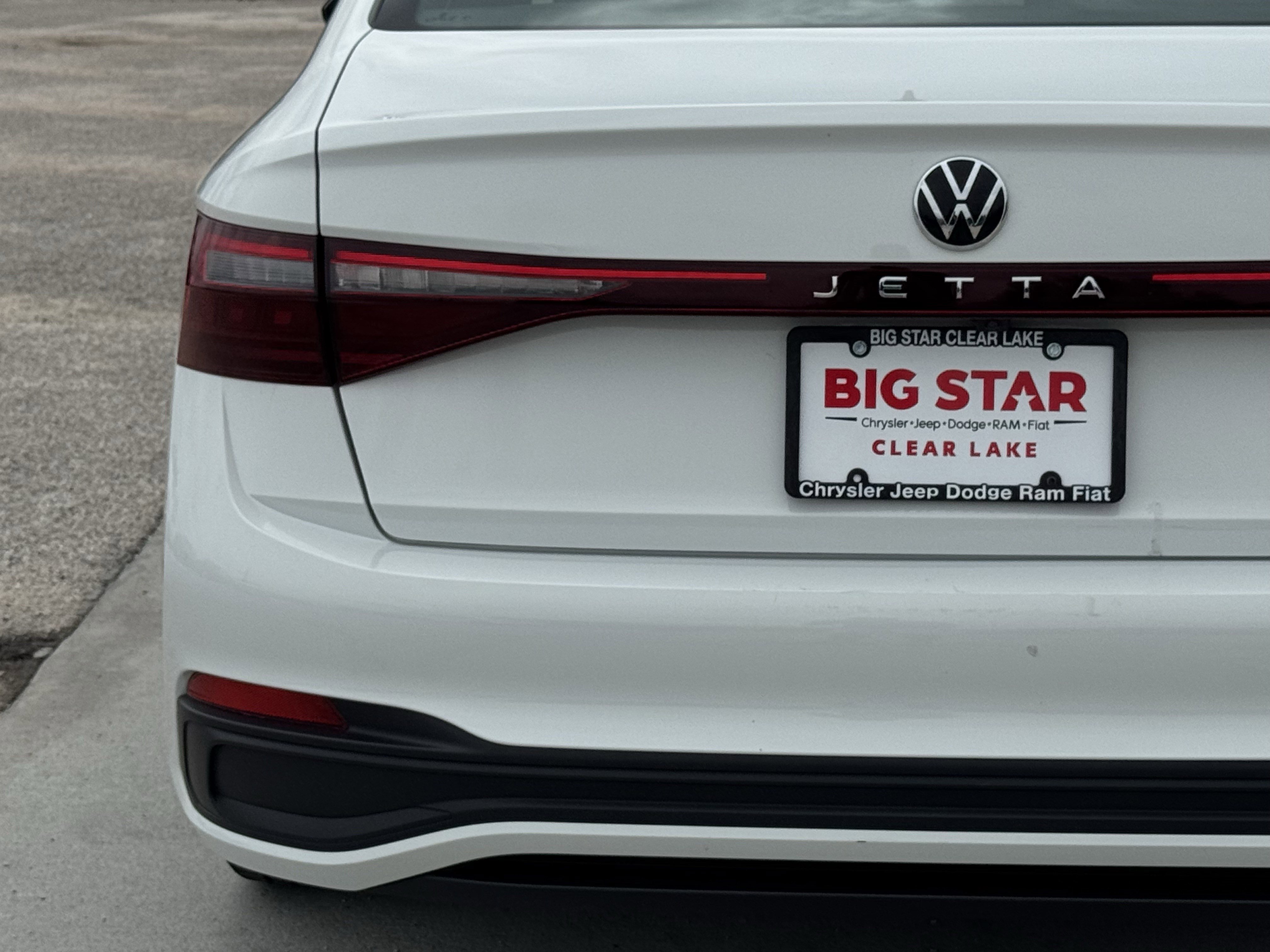Used 2025 White Volkswagen Sport image 11
