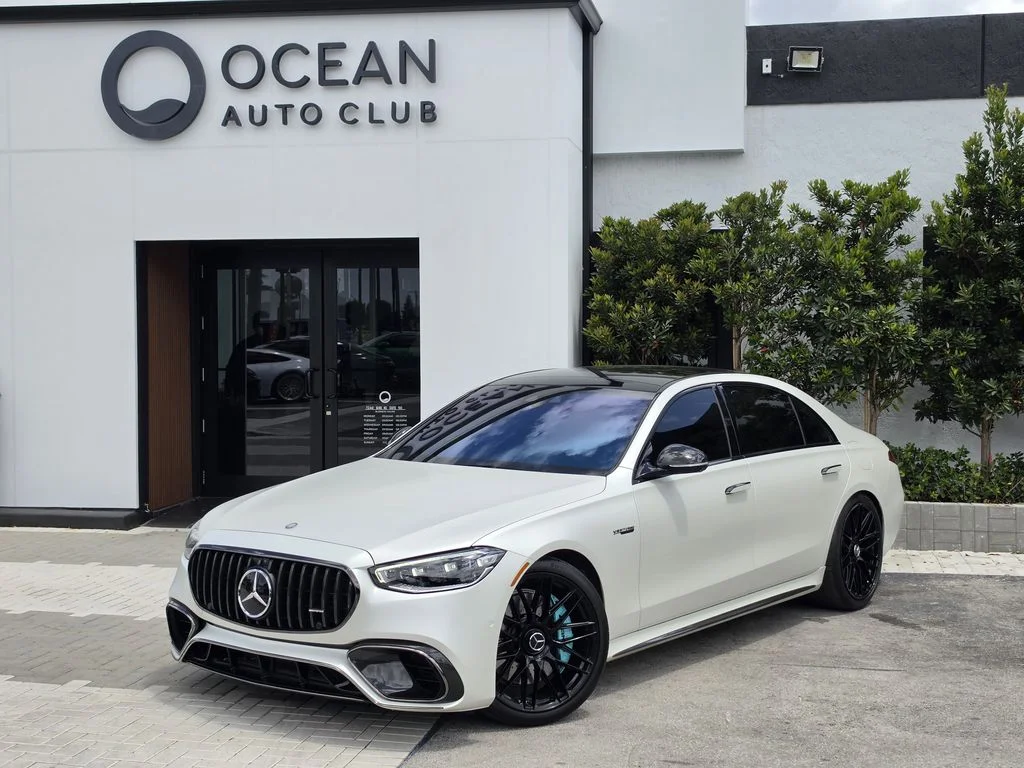 2024 Mercedes-Benz S-Class S 63 E-Performance's photo